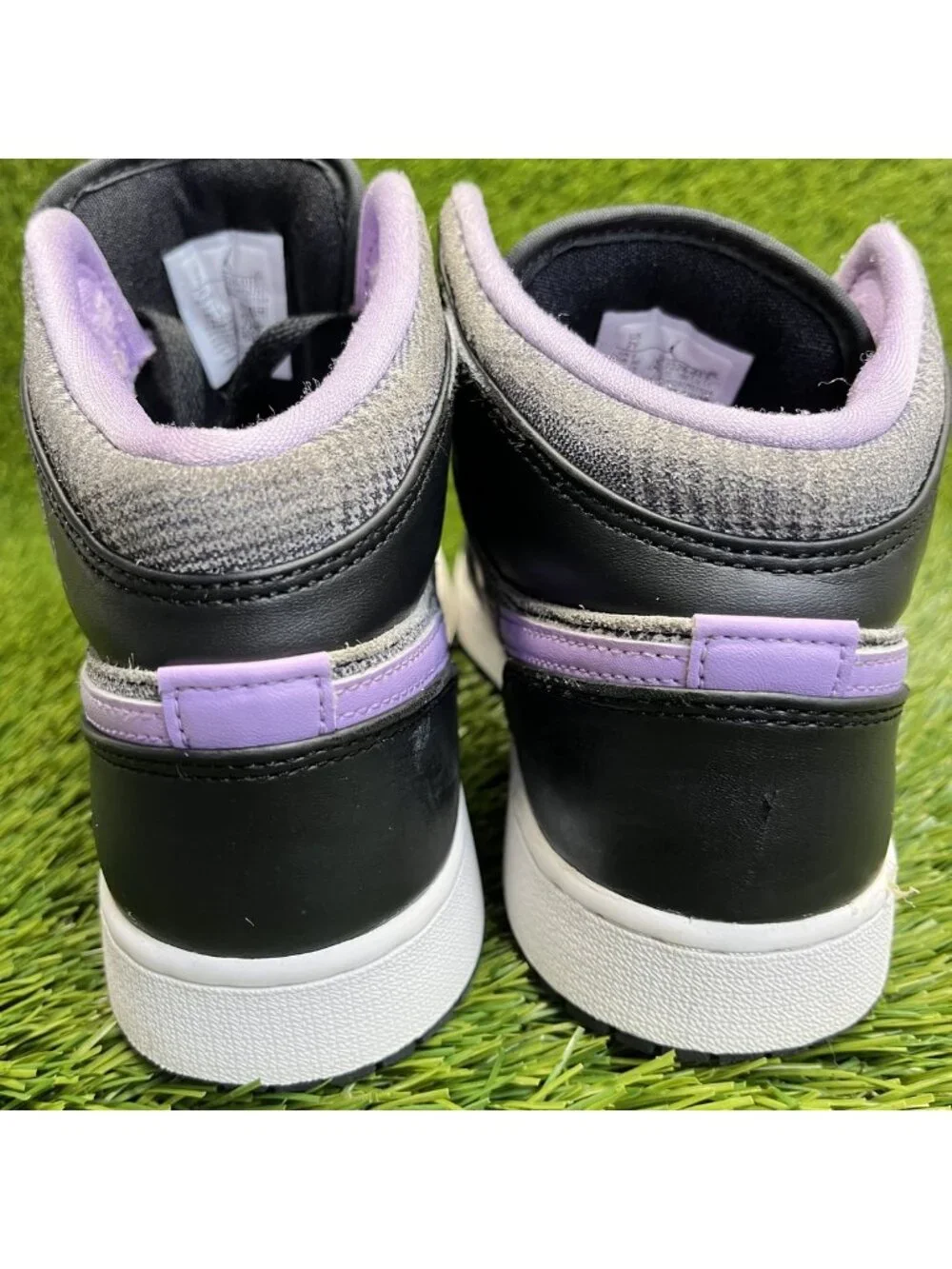 Nike Air Jordan 1 Mid SE Houndstooth Girls Size 7Y Black Athletic Shoes Sneakers